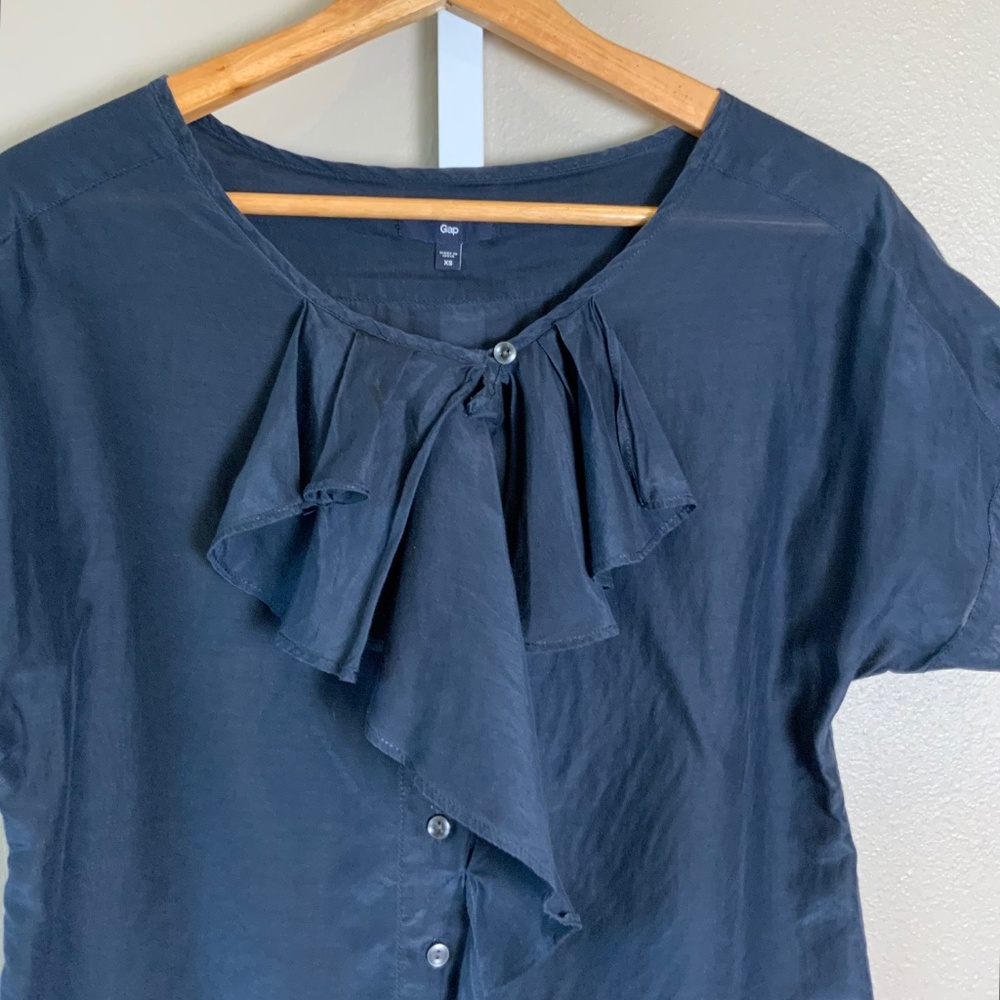GAP Short Sleeve Ruffle Front Button Top - Picture 4 of 16